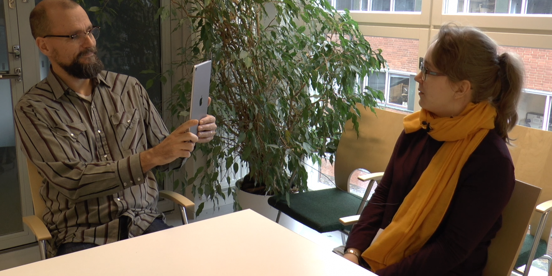 blogijuttu_demovideo_header A photo showing the Conversation Assistant application in use.